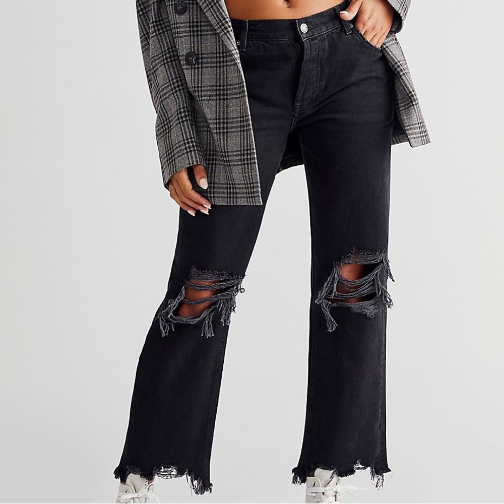 Maggie Mid-Rise Straight-Leg Jeans